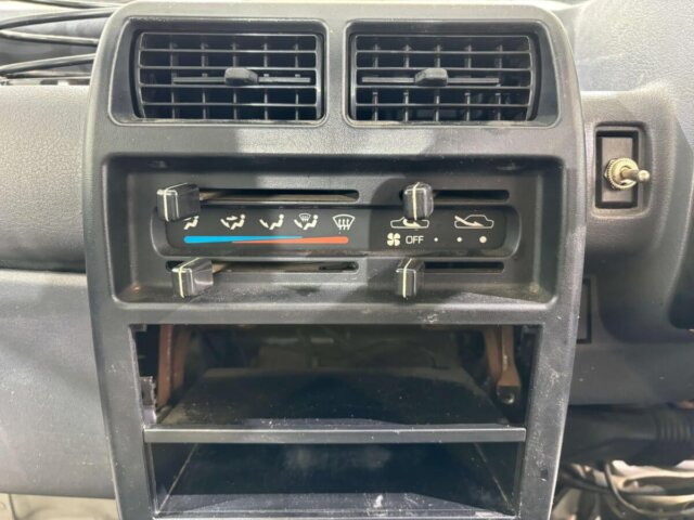 1997 MITSUBISHI MINICAB TRUCK