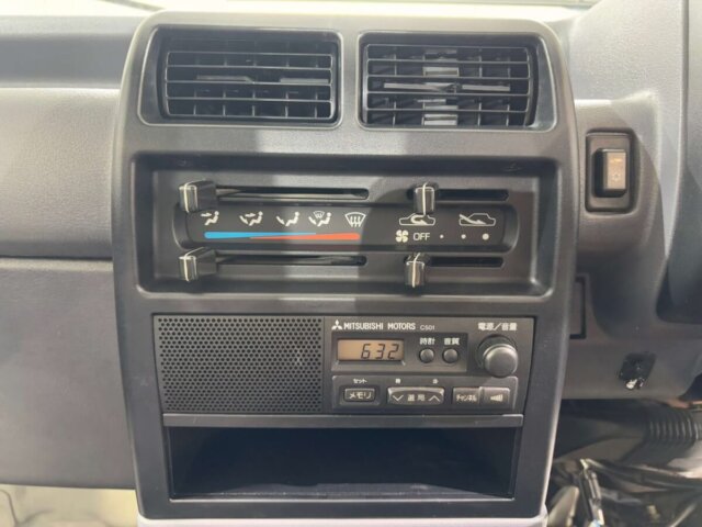 1998 MITSUBISHI MINICAB TRUCK