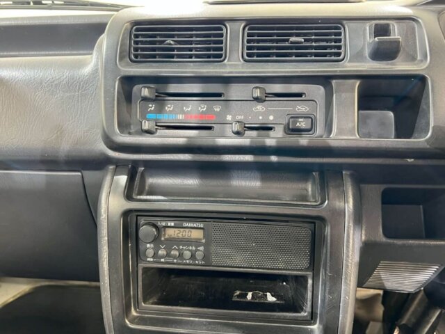 2000 DAIHATSU HIJET TRUCK