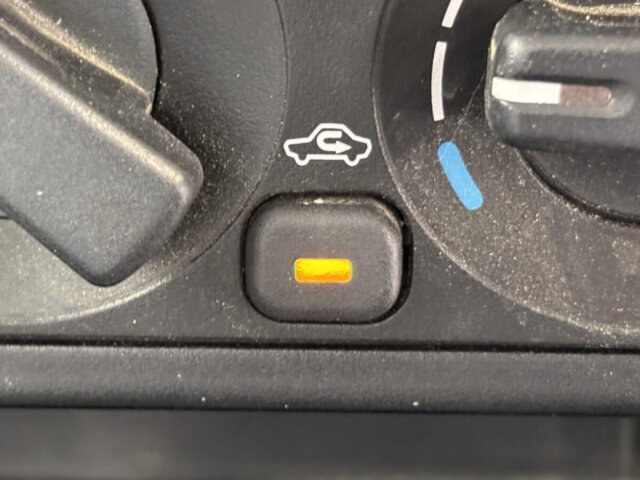 2000 MITSUBISHI MINICAB TRUCK