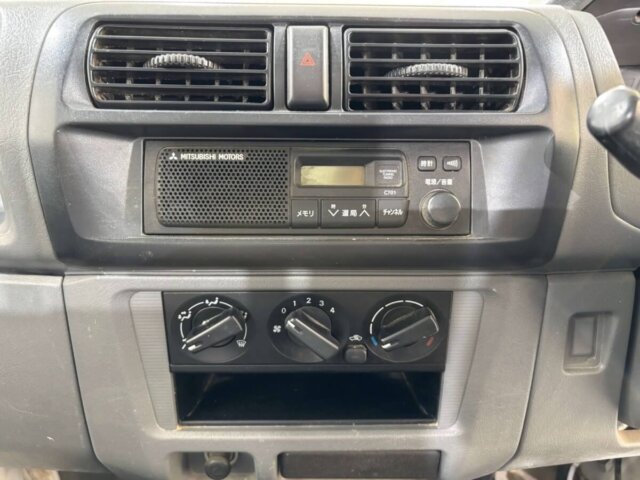 2000 MITSUBISHI MINICAB TRUCK