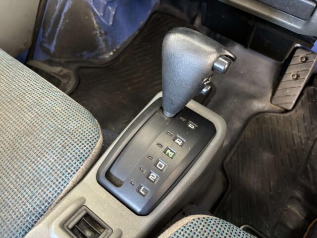 1999 MITSUBISHI MINICAB VAN