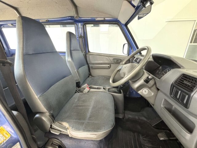 1999 MITSUBISHI MINICAB VAN