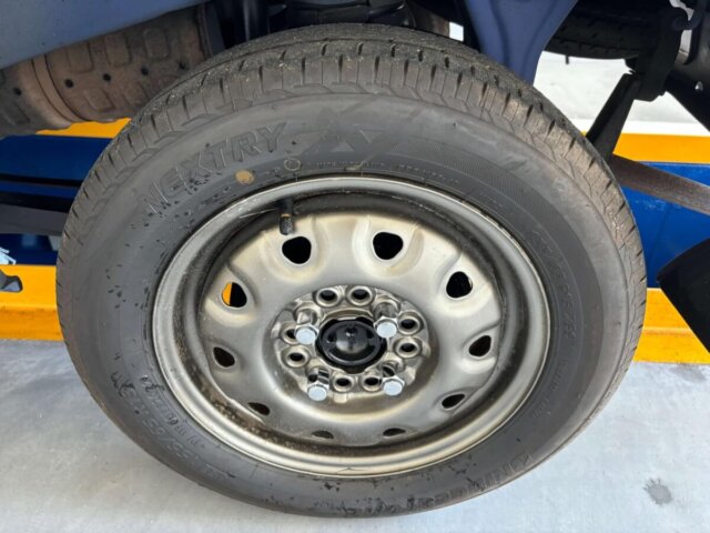 1999 MITSUBISHI MINICAB VAN