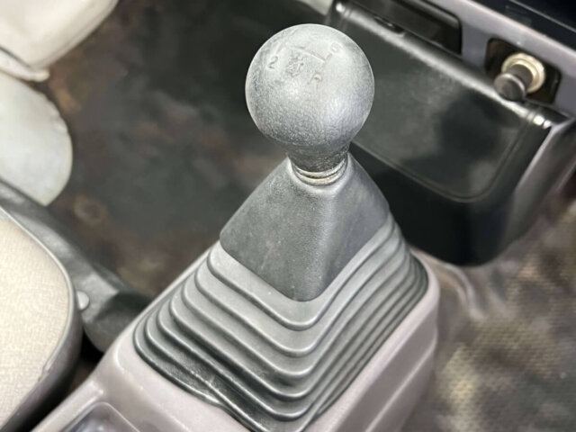 1996 MITSUBISHI MINICAB TRUCK