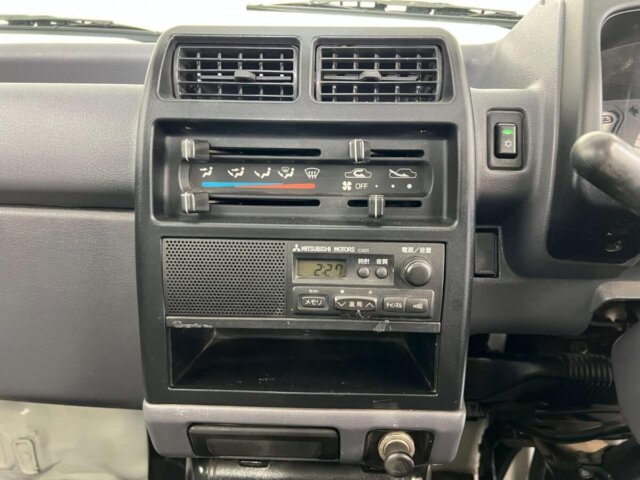 1996 MITSUBISHI MINICAB TRUCK