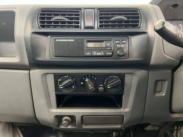 1999 MITSUBISHI MINICAB TRUCK