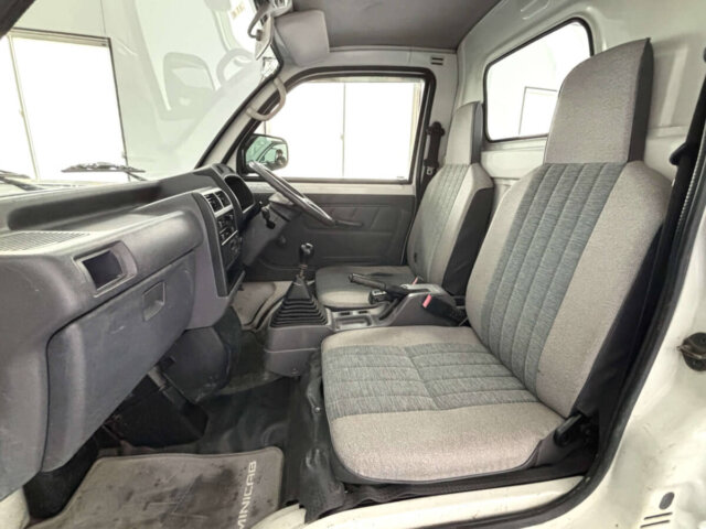 1998 MITSUBISHI MINICAB TRUCK