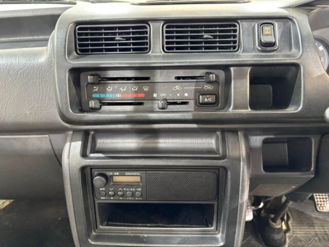 2000 DAIHATSU HIJET TRUCK