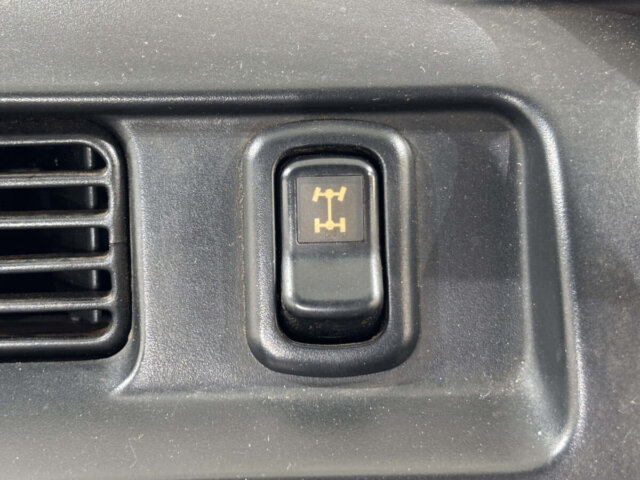 2000 DAIHATSU HIJET TRUCK