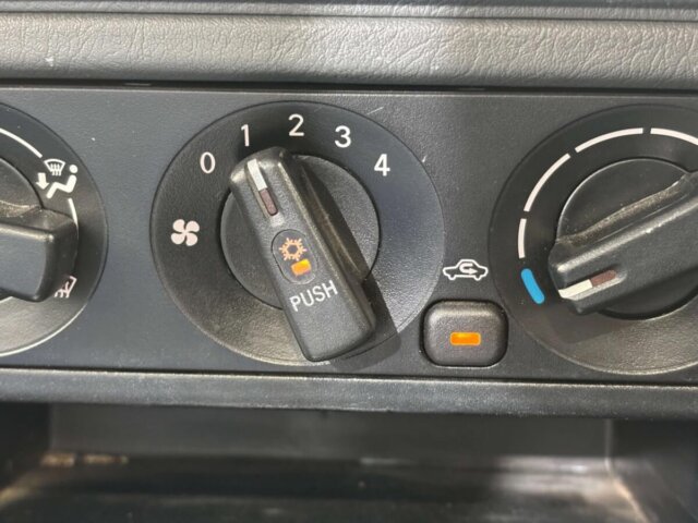 1999 MITSUBISHI MINICAB TRUCK