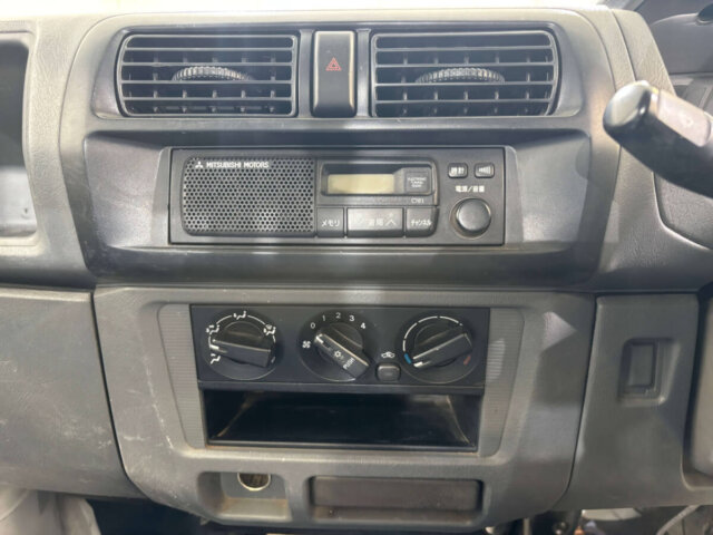 1999 MITSUBISHI MINICAB TRUCK