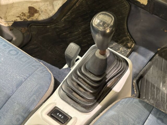 1999 MITSUBISHI MINICAB TRUCK