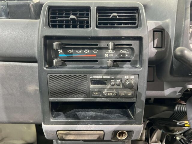 1996 MITSUBISHI MINICAB TRUCK