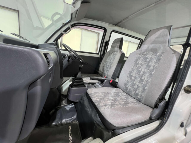 1998 MITSUBISHI MINICAB VAN