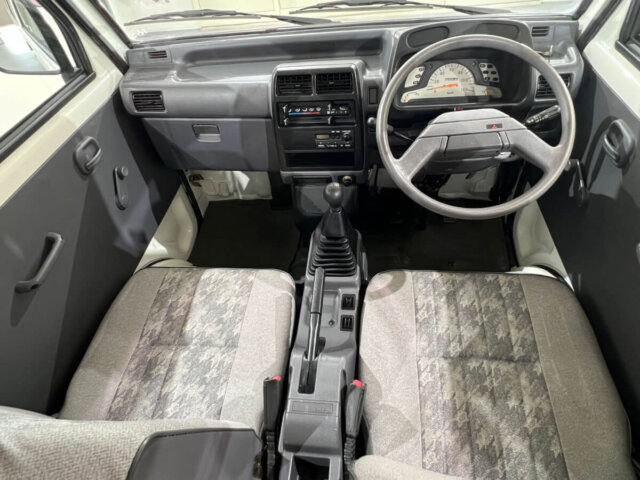 1998 MITSUBISHI MINICAB VAN