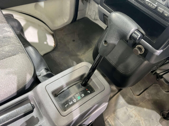 1998 MITSUBISHI MINICAB TRUCK