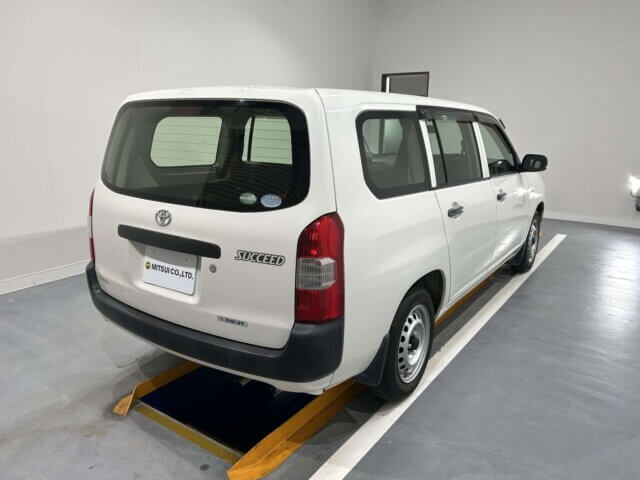 2017 TOYOTA SUCCEED VAN