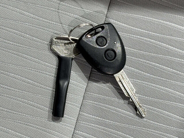 2017 DAIHATSU MIRA e:s