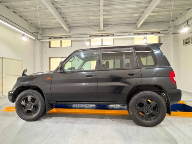 2000 MITSUBISHI PAJERO IO