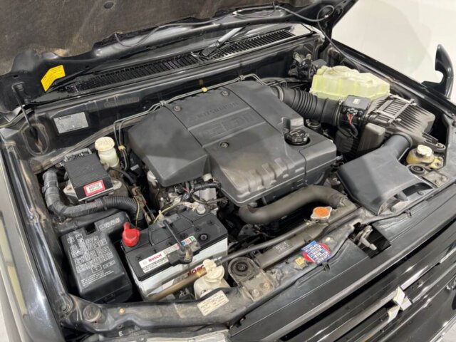 2000 MITSUBISHI PAJERO IO