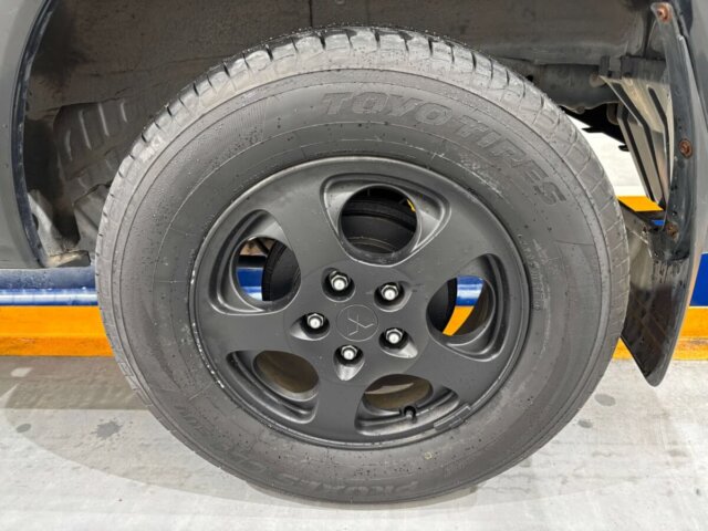 2000 MITSUBISHI PAJERO IO