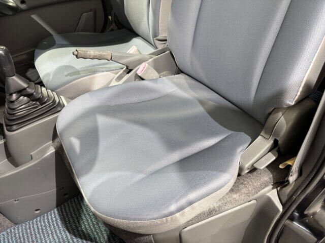 2013 MITSUBISHI MINICAB VAN