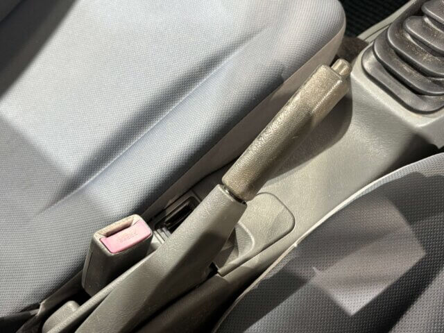 2013 MITSUBISHI MINICAB VAN