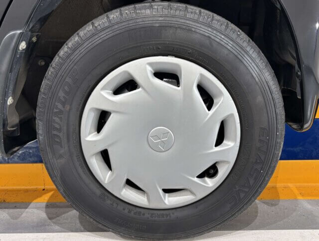 2013 MITSUBISHI MINICAB VAN