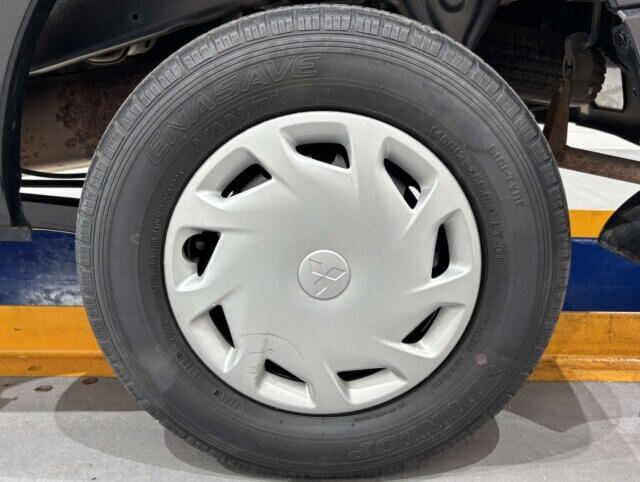 2013 MITSUBISHI MINICAB VAN