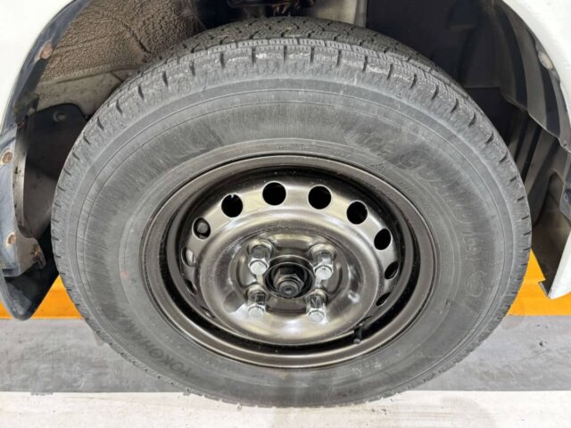 2000 MITSUBISHI MINICAB TRUCK