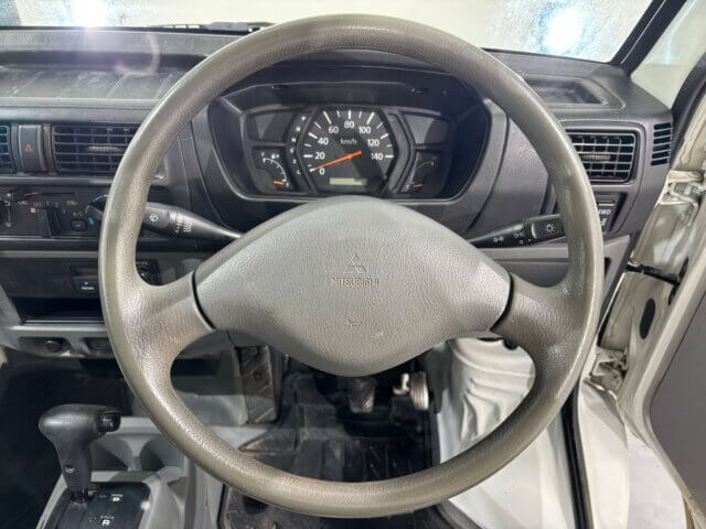 2009 MITSUBISHI MINICAB TRUCK