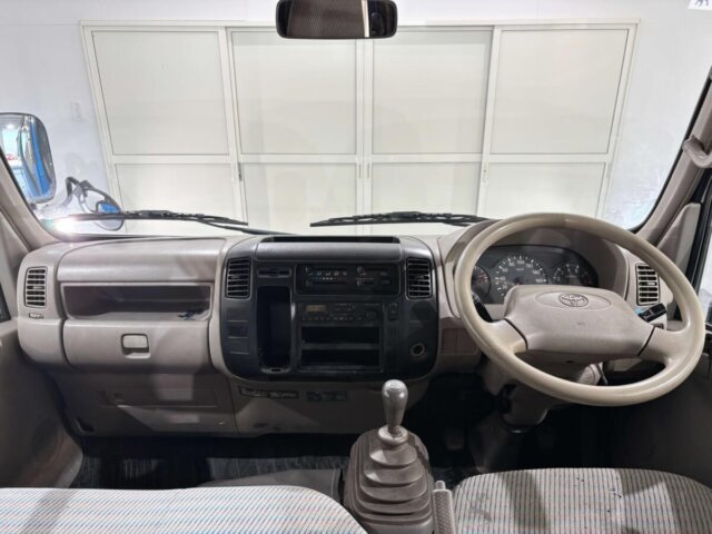 2001 TOYOTA DYNA TRUCK