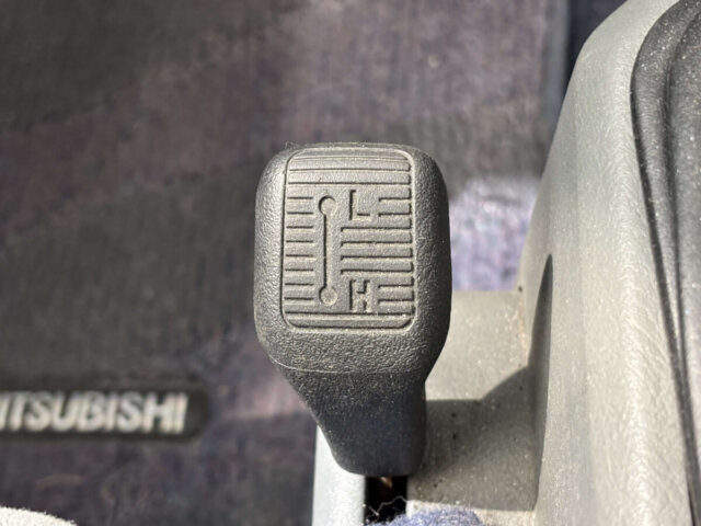 2000 MITSUBISHI TOWN BOX