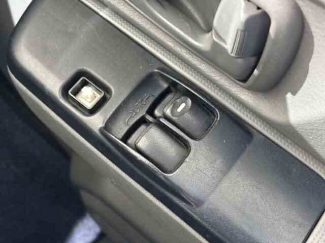 2000 MITSUBISHI TOWN BOX