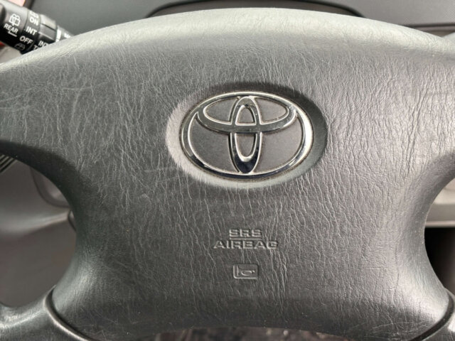 2001 TOYOTA NOAH