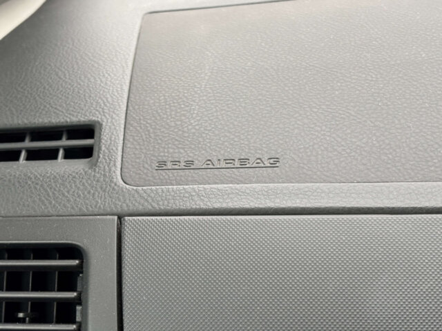 2001 TOYOTA NOAH
