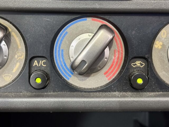 2001 NISSAN X-TRAIL