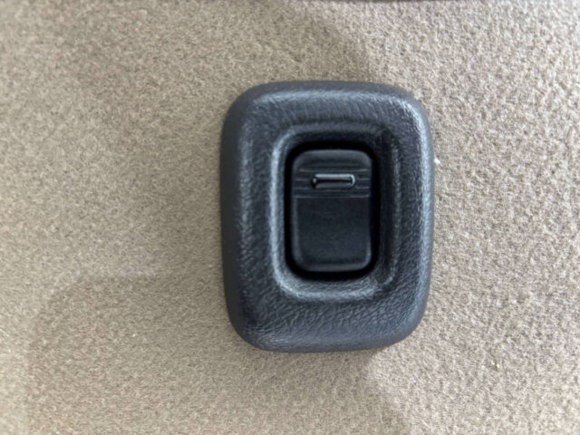 2001 DAIHATSU MIRA GINO