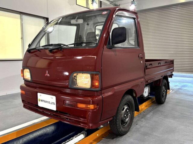 1996 MITSUBISHI MINICAB TRUCK
