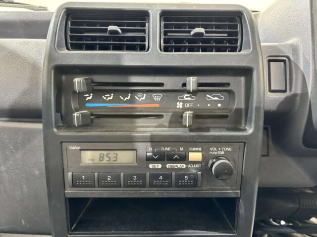 1996 MITSUBISHI MINICAB TRUCK