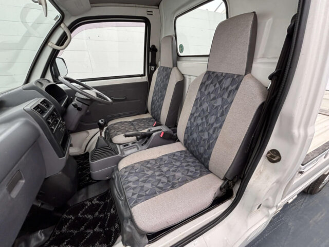 1997 MITSUBISHI MINICAB TRUCK