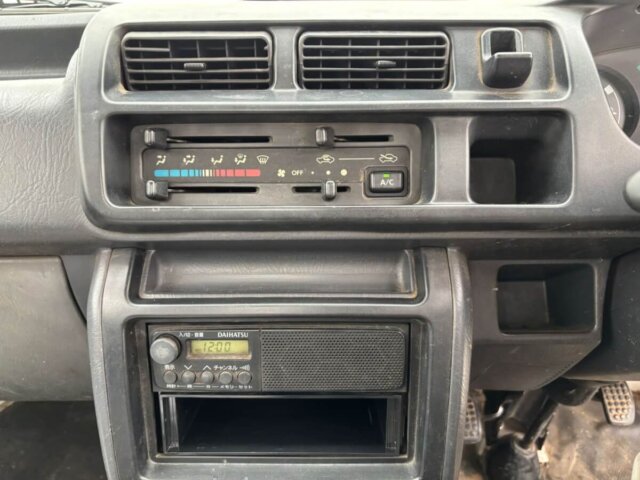 2000 DAIHATSU HIJET TRUCK